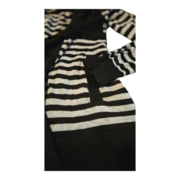 Small Gray and Black Long Sleeve Open Cardigan - Picture 2 of 6